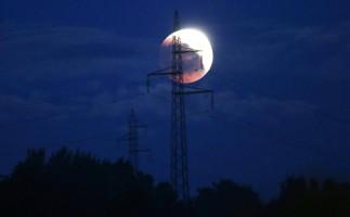 Blood moon 2018,Blood moon,Super Blue Blood Moon 2018,Lunar eclipse,Lunar eclipse pics,Lunar eclipse images,Blood moon pics,Blood moon images,Blood moon stills,Blood moon pictures,Blood moon photos