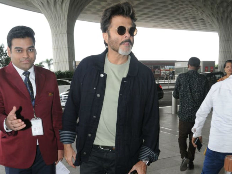 Anil Kapoor snapped at airport Rajkumar Rao,Anil Kapoor,Rajkumar Rao and Anil Kapoor,Fanney Khan promotion,Fanney Khan movie promotion,Fanney Khan promotion pics,Fanney Khan promotion images,Fanney Khan promotion stills,Fanney Khan promotion pictures
