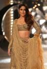 Kareena Kapoor Khan walks the ramp in 30 Kg Gold Lehenga