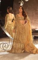 Kareena Kapoor Khan,Kareena Kapoor Khan at India Couture Fashion Week,Kareena Kapoor at India Couture Fashion Week,Kareena Kapoor Khan at ICFW,Kareena Kapoor at ICFW,ICFW 2018,India Couture Fashion Week