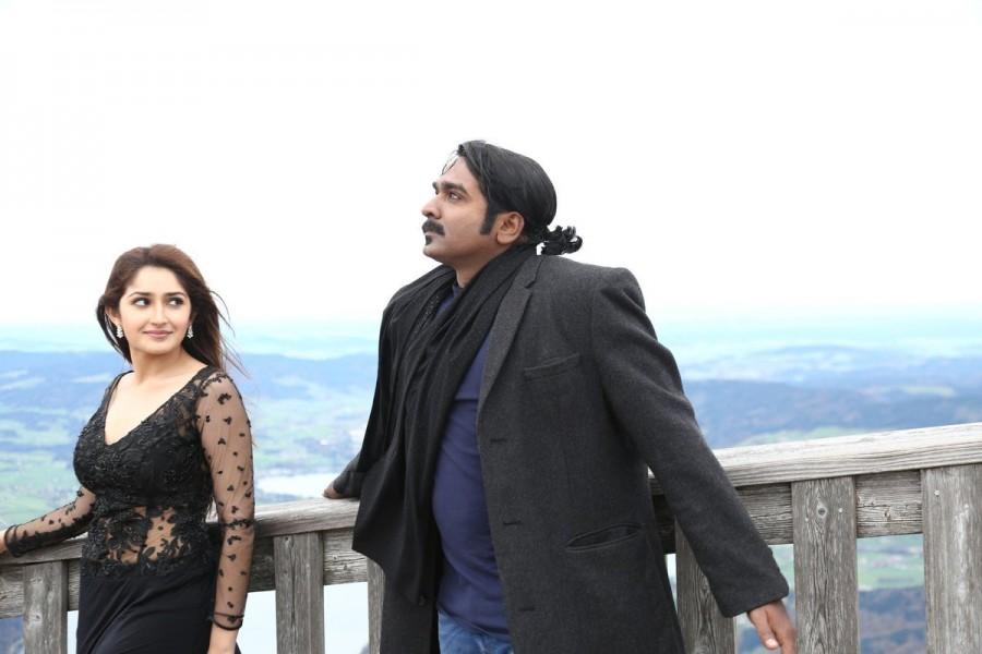 Vijay Sethupathi,Sayyeshaa,Vijay Sethupathi and Sayyeshaa,Junga movie stills,Junga movie pics,Junga movie images,Junga movie pictures,Junga movie photos