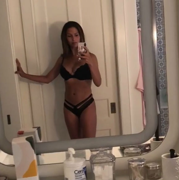 Hilaria Baldwin shows off Post-Baby body in lingerie to ... - 579 x 582 jpeg 41kB