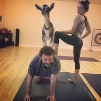 Kate Beckinsale,Kate Beckinsale birthday celebration,Kate Beckinsale birthday celebration pics,Kate Beckinsale birthday celebration images,Kate Beckinsale birthday celebration stills,Michael Sheen,Kate Beckinsale and Michael Sheen,Kate Beckinsale with Mic