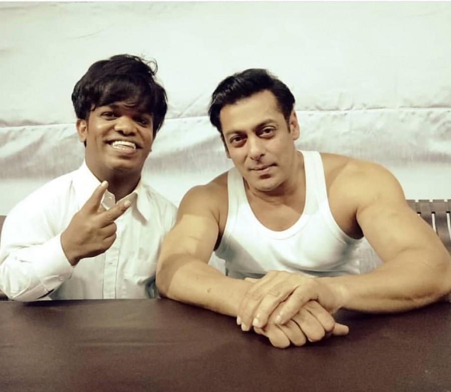 Salman Khan's first look from Bharat revealed Salman Khan,Salman Khan look in Bharat,Salman Khan in Bharat,Bharat,Bharat Salman Khan,Katrina Kaif,Salman Khan and Katrina Kaif,Bharat first look,Bharat first look poster