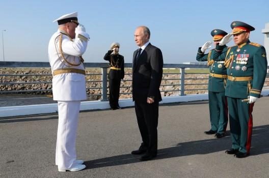 Putin leads Russia’s Navy Day celebrations