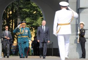 Vladimir Putin,President Vladimir Putin,Russia Navy day,Russia Navy day celebration,Russia Navy day celebration pics,Russia Navy day celebration images,Russia Navy day celebration stills,Russia Navy day celebration pictures,Russia Navy day celebration pho