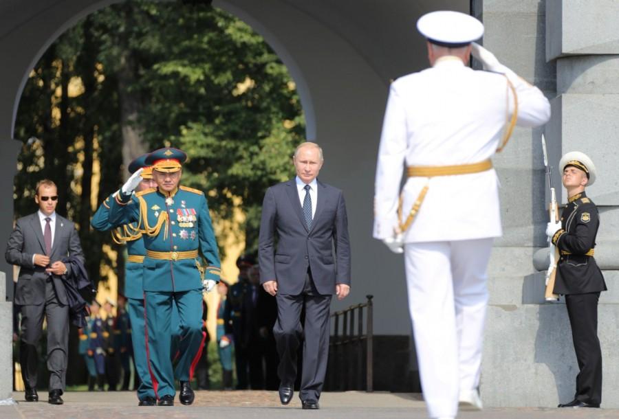 President Vladimir Putin and Defence Minister Sergei Shoigu Vladimir Putin,President Vladimir Putin,Russia Navy day,Russia Navy day celebration,Russia Navy day celebration pics,Russia Navy day celebration images,Russia Navy day celebration stills,Russia Navy day celebration pictures,Russia Navy day celebration pho