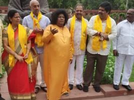 Telegu Desam Party,TDP MP Naramalli Sivaprasad,MP Naramalli Sivaprasad,Naramalli Sivaprasad,Naramalli Sivaprasad as Sathya Sai,Naramalli Sivaprasad in Sathya Sai avatar,Sathya Sai avatar,Sathya Sai Baba
