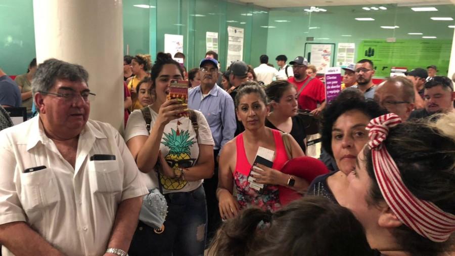 People waiting at Durango Airport Aeromexico plane,Aeromexico plane crashes,Aeromexico commercial flight,Durango,Aeromexico plane crashes in Durango
