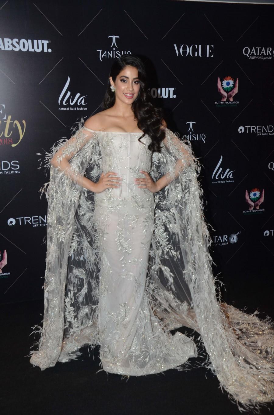 Dhadak actress Janhvi Kapoor creates magic at Vogue Beauty Awards Janhvi Kapoor,actress Janhvi Kapoor,Janhvi Kapoor at Vogue Beauty Awards,Vogue Beauty Awards,Vogue Beauty Awards 2018,celebs at Vogue Beauty Awards,Janhvi Kapoor in white dress,Janhvi Kapoor white dress