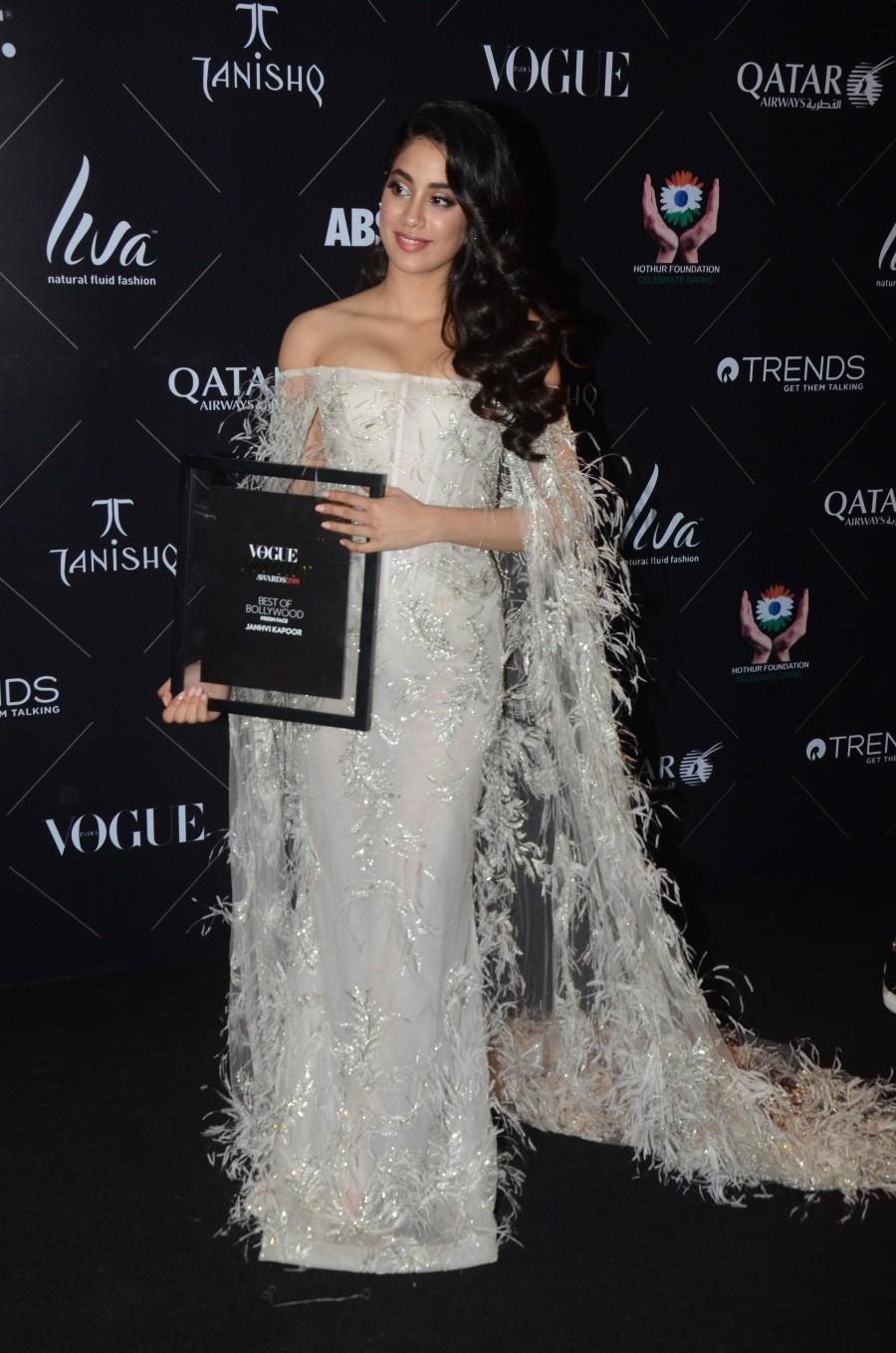 Janhvi Kapoor walks the red carpet like a true diva Janhvi Kapoor,actress Janhvi Kapoor,Janhvi Kapoor at Vogue Beauty Awards,Vogue Beauty Awards,Vogue Beauty Awards 2018,celebs at Vogue Beauty Awards,Janhvi Kapoor in white dress,Janhvi Kapoor white dress