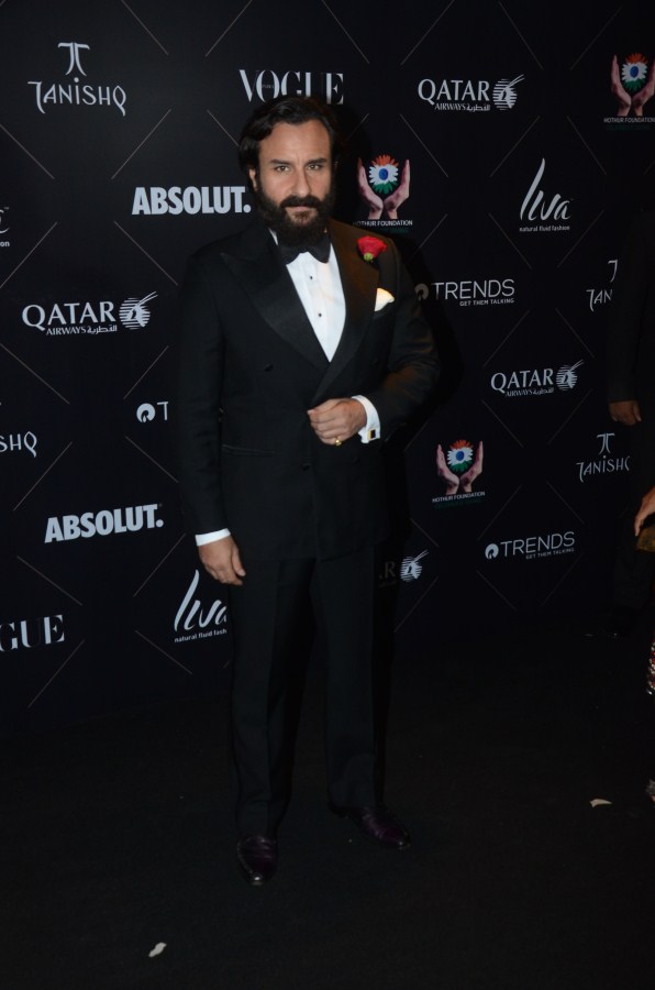 Saif Ali Khan Shah Rukh Khan,Saif Ali Khan,Yami Gautam,Vidya Balan,Vogue Beauty Awards,Vogue Beauty Awards 2018,Celebs at Vogue Beauty Awards 2018,Celebs at Vogue Beauty Awards,Vogue Beauty Awards pics,Vogue Beauty Awards images,Vogue Beauty Awards stills