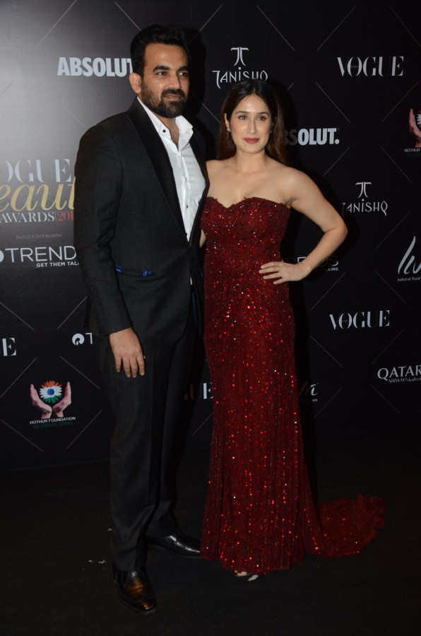 Zaheer Khan and Sagarika Ghatge Shah Rukh Khan,Saif Ali Khan,Yami Gautam,Vidya Balan,Vogue Beauty Awards,Vogue Beauty Awards 2018,Celebs at Vogue Beauty Awards 2018,Celebs at Vogue Beauty Awards,Vogue Beauty Awards pics,Vogue Beauty Awards images,Vogue Beauty Awards stills