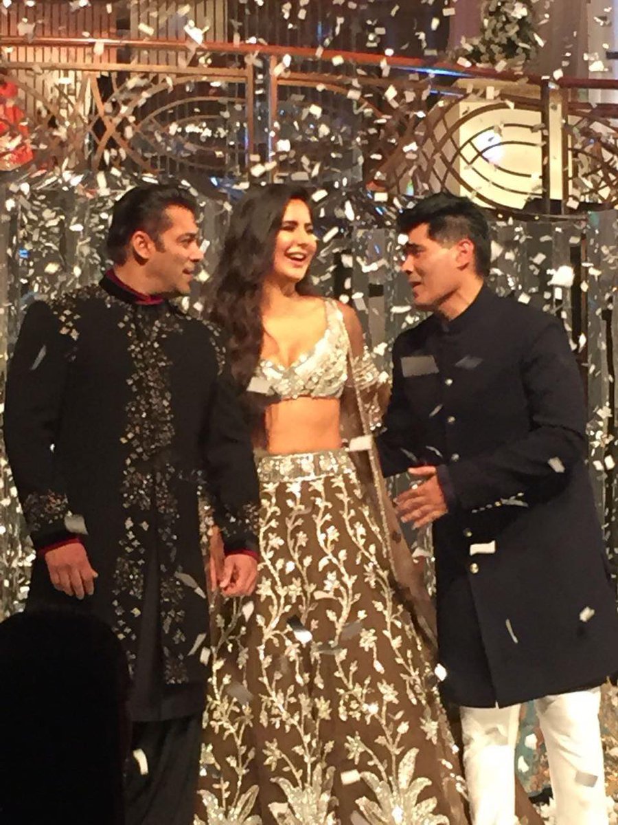 Salman Khan and Katrina Kaif leave the onlookers at Manish Malhotra Fashion Show 2018 Salman Khan and Katrina Kaif,Salman Khan,Katrina Kaif,Manisha Malhotra Fashion Show 2018,Manisha Malhotra Fashion Show,Salman Khan and Katrina Kaif walk the ramp