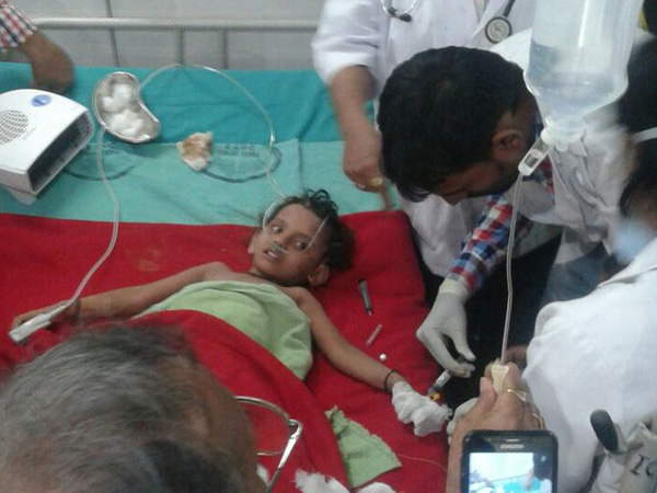 3-year-old girl rescued from Munger borewell after 30 hours Patna girl rescued,Sadar Hospital,Sushil Kumar Modi,CM Sushil Kumar Modi,110-feet borewell,Munger borewell