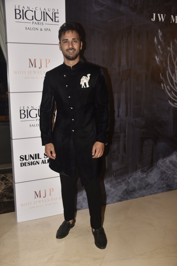 Pulkit Samrat Manish Malhotra's Couture Show,celebs at Manish Malhotra's Couture Show,Manish Malhotra fashion Show,Manish Malhotra fashion Show pics,Manish Malhotra fashion Show images,Ishaan Khatter,Khushi Kapoor,Janhvi Kapoor,Sara Ali Khan