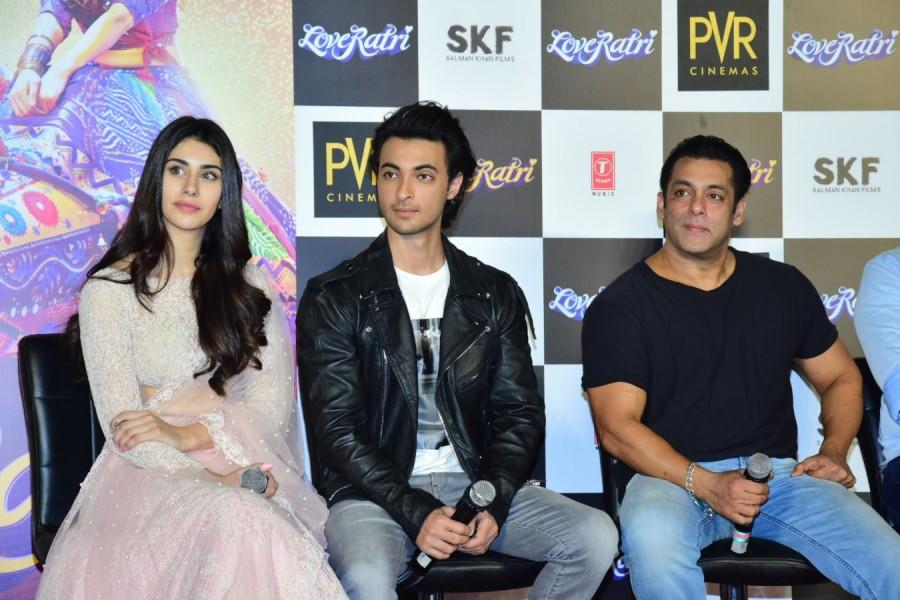 Aayush Sharma with Salman Khan, Warina Hussain Loveratri trailer launch,Loveratri launch,Salman Khan,Aayush Sharma,Warina Hussain,Loveratri trailer launch pics,Loveratri trailer launch images,Loveratri trailer launch stills,Loveratri trailer launch pictures,Loveratri trailer launch photos