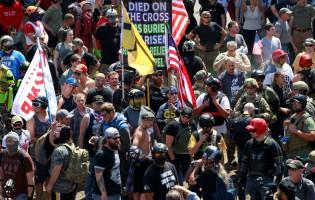 Right-wing protesters,Right-wing protesters and opponents,Portland,Portland square,Oregon