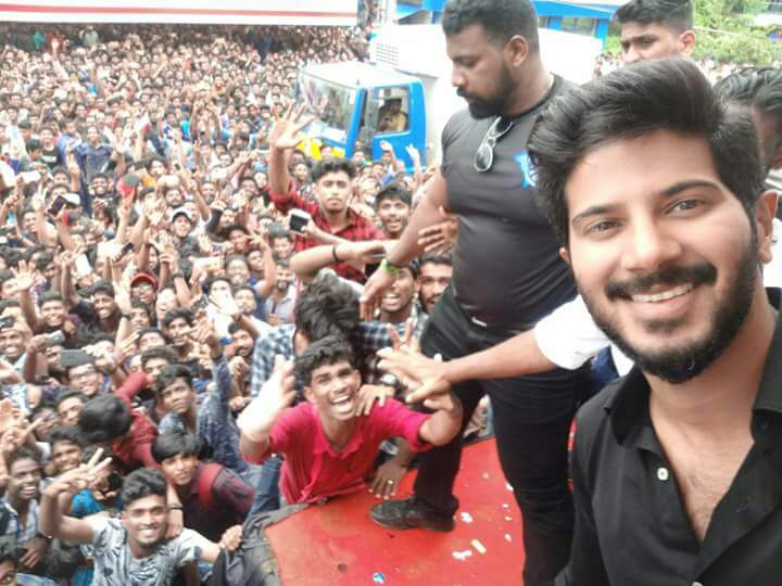 Dulquer Salmaan gets a grand welcome by fans Dulquer Salmaan,Karwaan star Dulquer Salma,Karwaan actor Dulquer Salma,Karwaan,Dulquer Salmaan grand welcome,Dulquer Salmaan latest pics,Dulquer Salmaan latest images,Dulquer Salmaan latest stills,Dulquer Salmaan latest pictures,Dulquer Salmaan latest pho