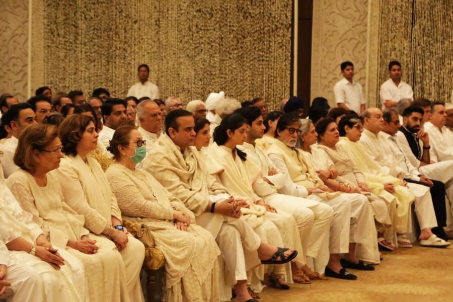 Bollywood celebs attend Rajan Nanda's prayer meet Amitabh Bachchan,Rishi Kapoor,Randhir Kapoor,Neetu Kapoor,Babita Kapoor,Karisma Kapoor,Rajan Nanda prayer meet,Rajan Nanda prayer meet pics,Rajan Nanda prayer meet images,Rajan Nanda prayer meet stills,Rajan Nanda prayer meet pictures,Rajan Nanda prayer m