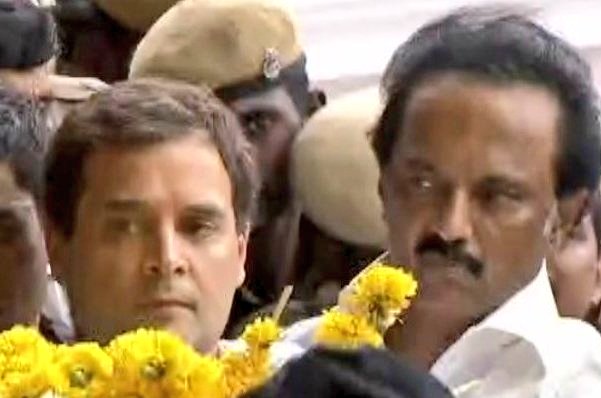 Rahul Gandhi pays his last respects to Karunanidhi Rahul Gandhi,Rahul Gandhi at Karunanidhi funeral,Karunanidhi funeral pics,Karunanidhi funeral images,Karunanidhi funeral stills,Karunanidhi funeral pictures,Karunanidhi funeral photos
