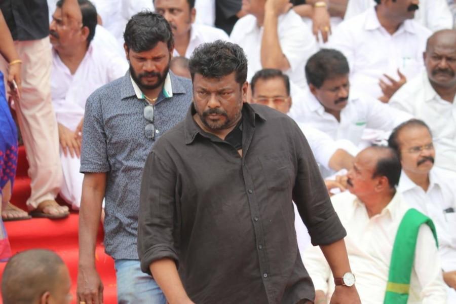 R. Parthiepan Karunanidhi funeral,Karunanidhi funeral pics,Karunanidhi funeral images,Karunanidhi funeral stills,Karunanidhi funeral pictures,Karunanidhi funeral photos,Bobby Simha,Parthiepan,Vaiko,Vairamuthu,Kalaignar,kalaignar Karunanidhi