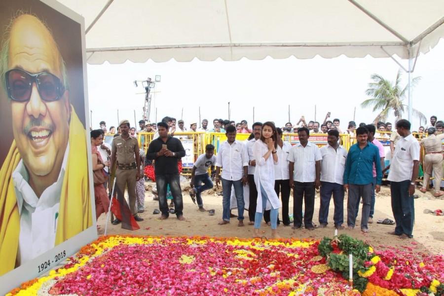 Trisha pays homage at Karunanidhi's memorial Karunanidhi,kalaingar Karunanidhi,kalaingar Karunanidhi memorial,Karunanidhi memorial,Celebs at Karunanidhi memorial,Trisha at Karunanidhi memorial,Trisha,trisha krishnan,Trisha with her mom,Trisha new pics,Trisha new images,Trisha new stills,Trisha new p