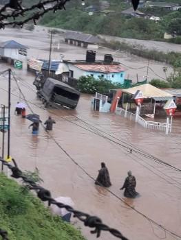 Kerala: Munnar inundated, isolated by floods