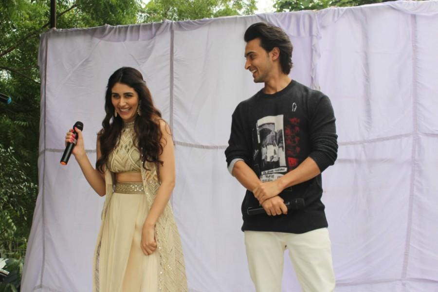 Aayush Sharma and Warina Hussain promotes Loveratri at ITM college Aayush Sharma and Warina Hussain,Aayush Sharma,Warina Hussain,Loveratri stars,Loveratri,Loveratri promotion,Loveratri movie promotion,Loveratri promotion at ITM college,ITM college