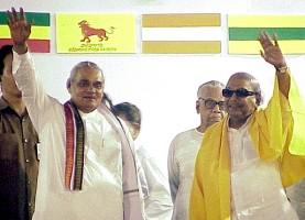 Atal Bihari Vajpayee,Atal Bihari Vajpayee  dead,Atal Bihari Vajpayee passes away,Vajpayee passes away,Vajpayee dead,Vajpayee rare pics,Vajpayee rare images,Vajpayee unseen pics,Vajpayee unseen images