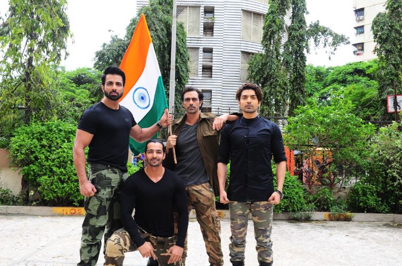 Paltan star Arjun Rampal, Sonu Sood and Gurmeet Choudhary celebrate