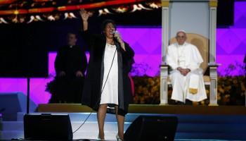 Aretha franklin,Aretha Franklin death,Aretha Franklin cancer,aretha franklin dies,aretha franklin passes away,Aretha Franklin Singer,Queen of Soul,soul train