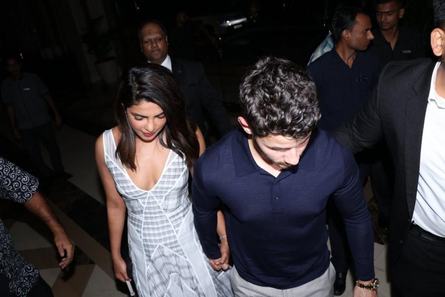 Priyanka steps out for dinner date with Nick Jonas Priyanka Chopra and Nick Jonas,Priyanka Chopra and Nick Jonas dinner,Priyanka Chopra and Nick Jonas engagement,Priyanka Chopra and Nick Jonas engagement pics,Priyanka Chopra and Nick Jonas engagement images,Priyanka Chopra and Nick Jonas engagement stills