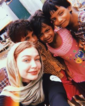 Gigi Hadid visits Rohingya camp