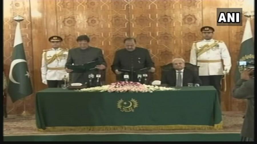 Imran Khan sworn in as Pakistan's 22nd Prime Minister Pakistan Tehreek-e-Insaf,Imran Khan,Imran Khan takes oath,22nd Prime Minister of Pakistan,PTI chairman,Imran Khan Pakistan prime minister