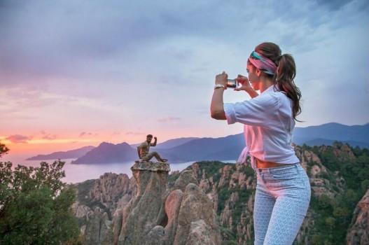 Deepika Padukone shares throwback picture with Ranbir Kapoor