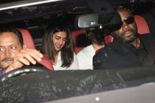 Nick Jonas and Priyanka Chopra visit orphanage in Mumbai