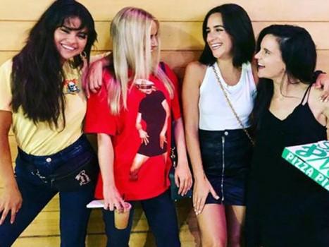 Selena Gomez's crazy night with BFFs!