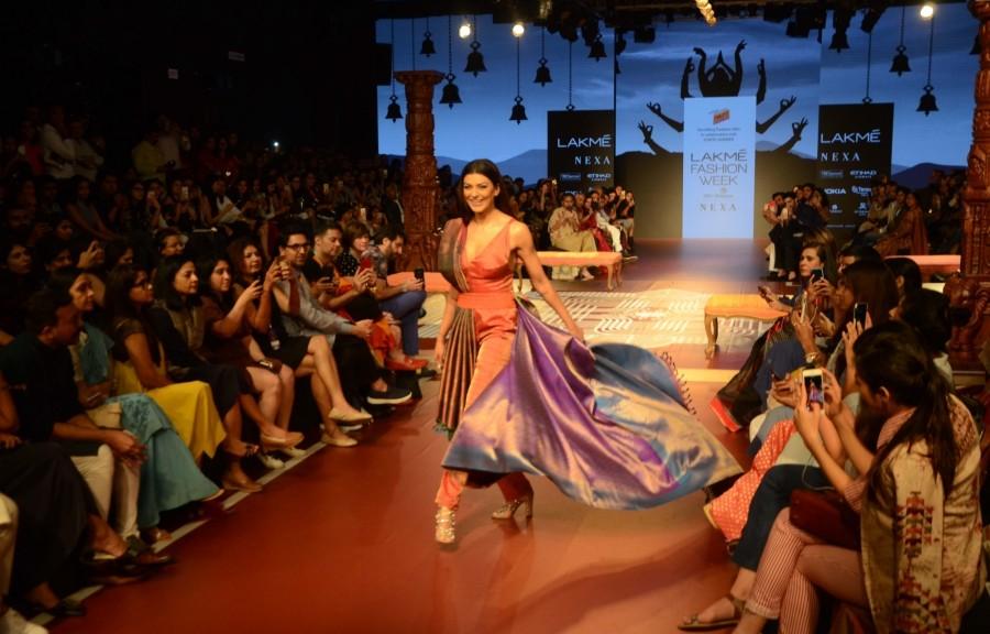 Sushmita Sen spells magic as she walks the ramp Sushmita Sen,Lakme Fashion Week,Lakme Fashion Week 2018,Sushmita Sen walks ramp,Sushmita Sen at Lakme Fashion Week,celebs at Lakme Fashion Week,LFW 2018,celebs at LFW 2018