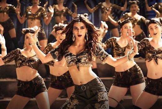 Kriti Sanon sizzles in 'Aao Kabhi Haveli Pe' from Stree!