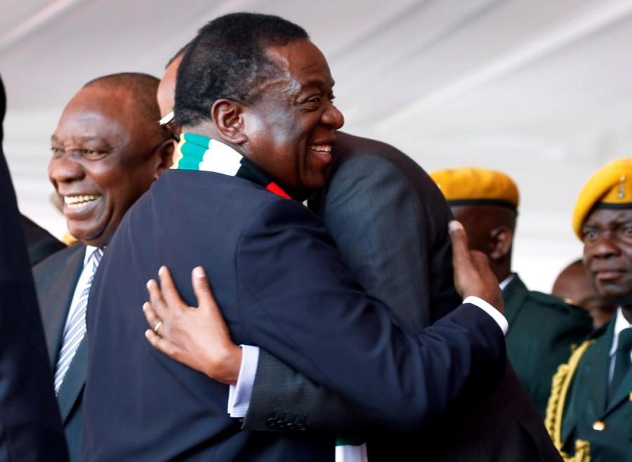 Emmerson Mnangagwa greets Rwandan President Paul Kagame Emmerson Mnangagwa,Emmerson Mnangagwa new president,Emmerson Mnangagwa new Zimbabwe president,Emmerson Mnangagwa Zimbabwe president,Zimbabwe president