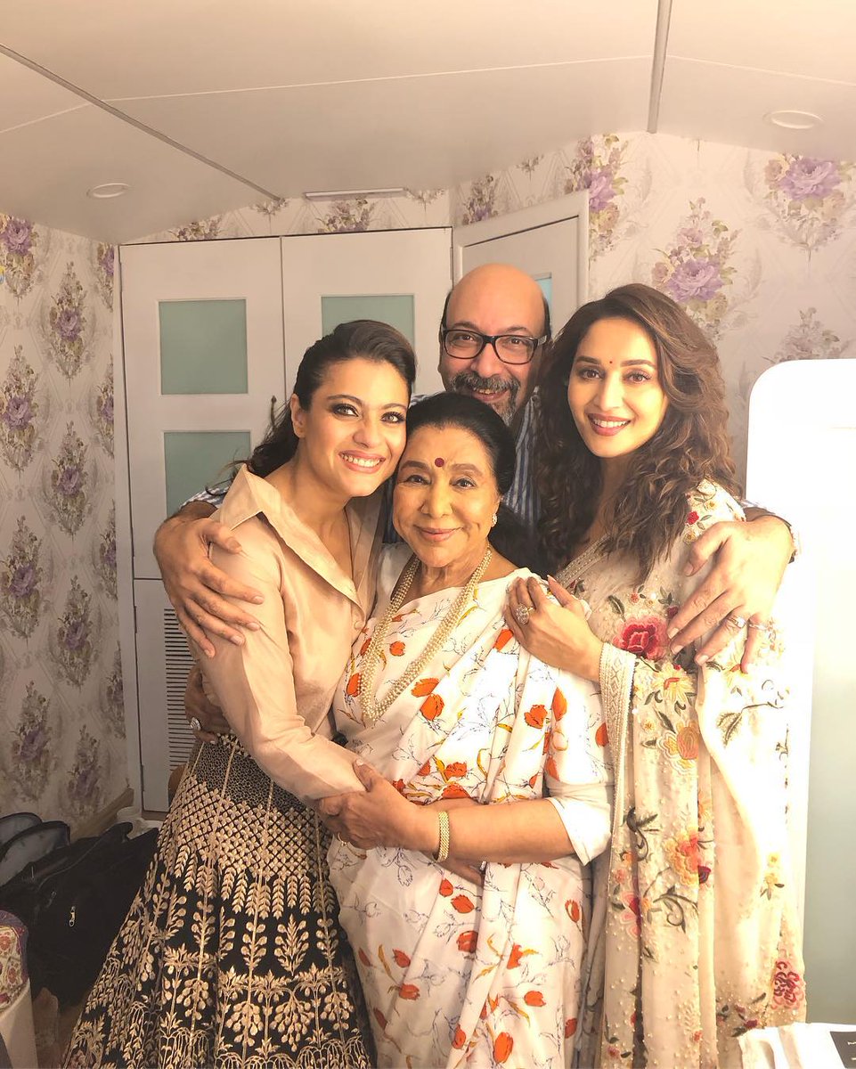 Helicopter Eela star Kajol with Madhuri Dixit and Asha Bhosle Kajol,Kajol with Madhuri Dixit and Asha Bhosle,Kajol with Madhuri Dixit,Kajol with Asha Bhosle,Madhuri Dixit,Asha Bhosle,Dance Deewane,Helicopter Eela