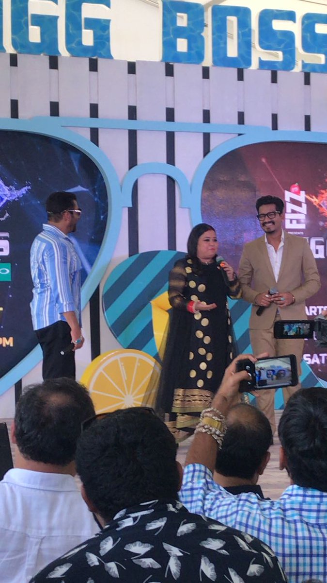 Salman Khans Bigg Boss 12 Bharti Singh And Haarsh Limbachiyaa Make A Surprise Entry Photos