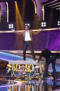 Dus Ka Dum finale: It's going to be a Shah Rukh Khan-Salman Khan show all the way