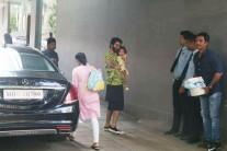 Shahid Kapoor with Misha at Hinduja hospital
