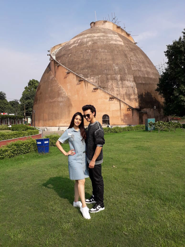 Aayush Sharma and Warina Hussain promote Loveratri Aayush Sharma and Warina Hussain,Aayush Sharma,Warina Hussain,Loveratri pair,Loveratri promotion,Loveratri movie promotion,Loveratri promotion pics,Loveratri promotion images,Loveratri promotion stills,Loveratri promotion pictures,Loveratri promotion phot