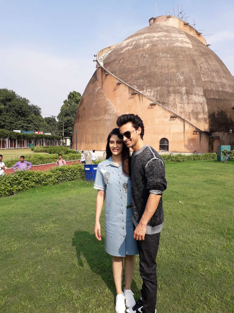 Aayush Sharma and Warina Hussain promote Loveratri in Patna Aayush Sharma and Warina Hussain,Aayush Sharma,Warina Hussain,Loveratri pair,Loveratri promotion,Loveratri movie promotion,Loveratri promotion pics,Loveratri promotion images,Loveratri promotion stills,Loveratri promotion pictures,Loveratri promotion phot