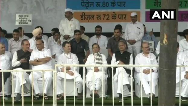 Sharad Pawar, Congress President Rahul Gandhi and Sharad Yadav at Bharat Bandh