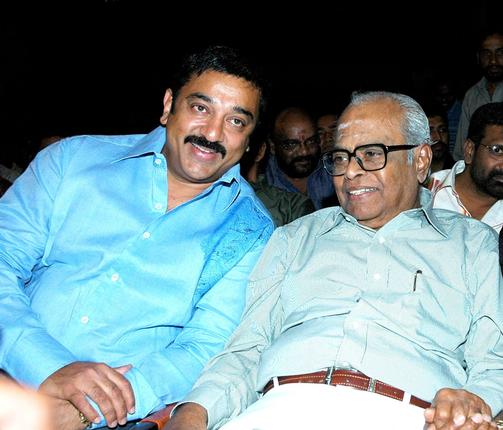 K Balachander with Kamal Haasan Kamal Haasan and K Balachander Rare and Unseen Pics,Kamal Haasan and K Balachander,Kamal Haasan,K Balachander,kamal haasan uttama villain,uthama villain,uthama villain review,uthama villain movie pics,uthama villain images,uthama villain photos,kamal hass