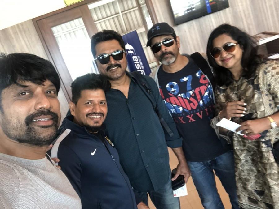 Radikaa Sarathkumar, SJ Surya, Vikram and R Sarathkumar Radikaa Sarathkumar,SJ Surya,Vikram,SS Rajamouli,SIIMA 2018,SIIMA 2018 award ceremony,SIIMA 2018 pics,SIIMA 2018 images,SIIMA 2018 stills,SIIMA 2018 pictures,SIIMA 2018 photos